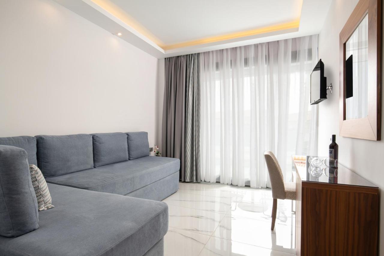 4-You Boutique Metamorfosi  Luaran gambar