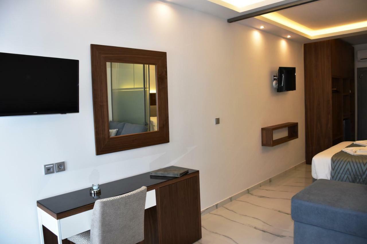 4-You Boutique Metamorfosi  Luaran gambar